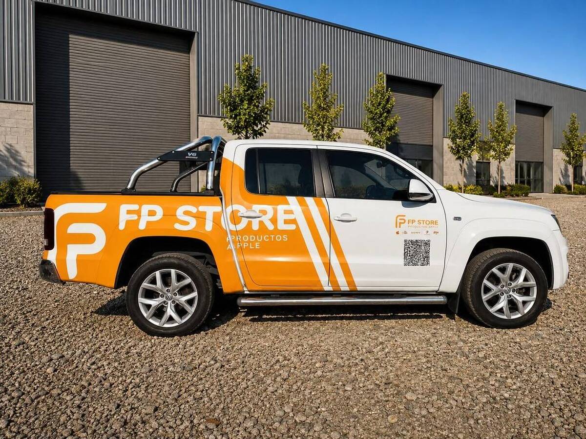 Camioneta FP Store — rotulación corporativa naranja